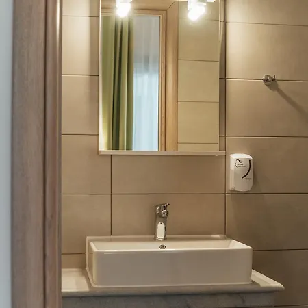 Anemi Hotell 2*